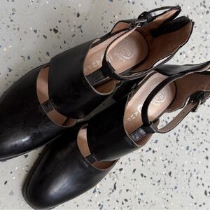 Elegant Black Leather Men's Boots